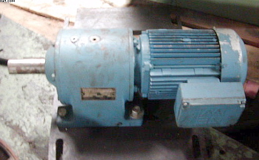 SEW - EURODRIVE 5 hp w/ 1680 to 102 rpm reducer